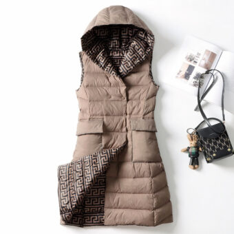 Lange, dünne, ärmellose Daunenjacke